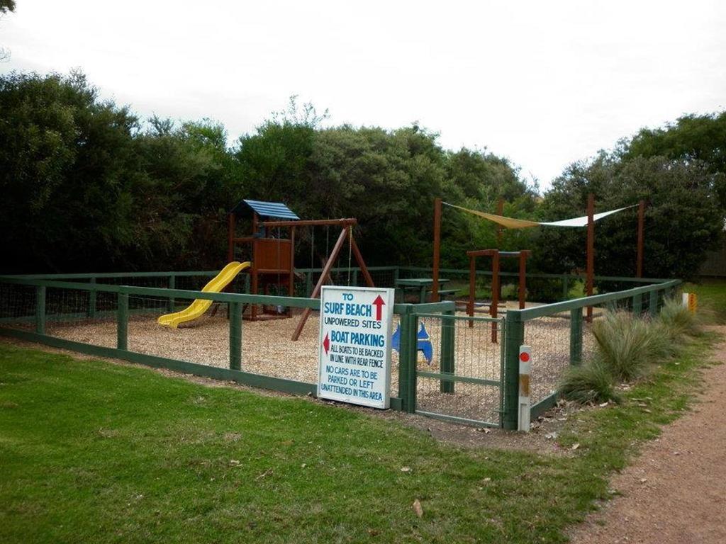 The Lakes Beachfront Holiday Park Lake Tyers Beach Buitenkant foto