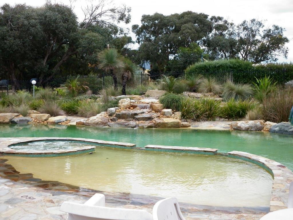 The Lakes Beachfront Holiday Park Lake Tyers Beach Buitenkant foto