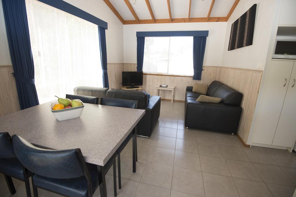 The Lakes Beachfront Holiday Park Lake Tyers Beach Buitenkant foto